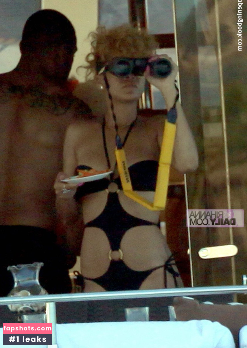 Rihanna gallery photo #3530