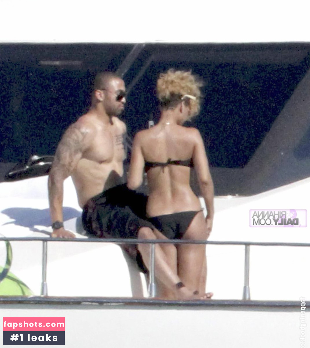 Rihanna gallery photo #3536