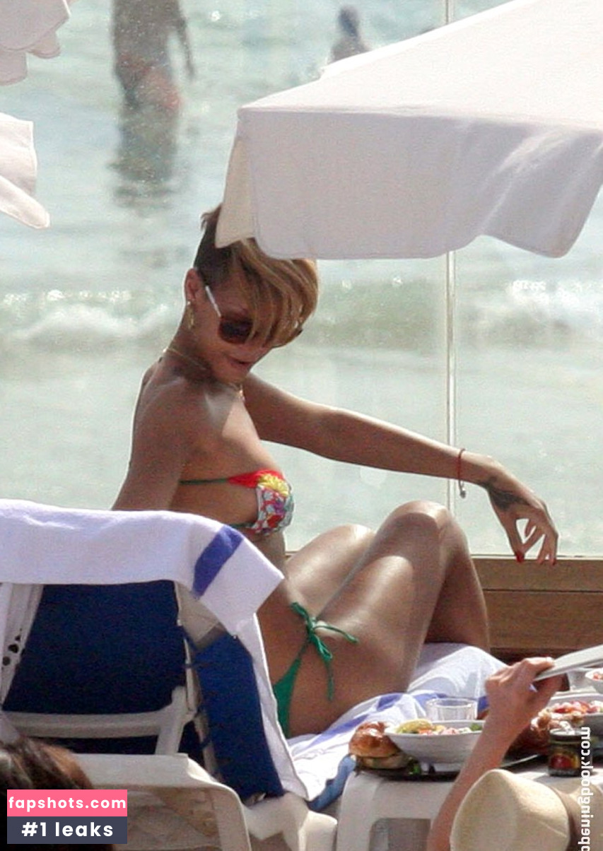 Rihanna gallery photo #3564