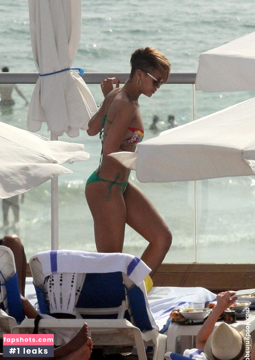 Rihanna gallery photo #3566