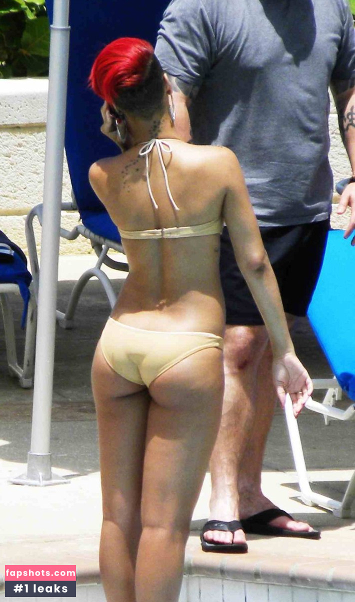 Rihanna gallery photo #3587