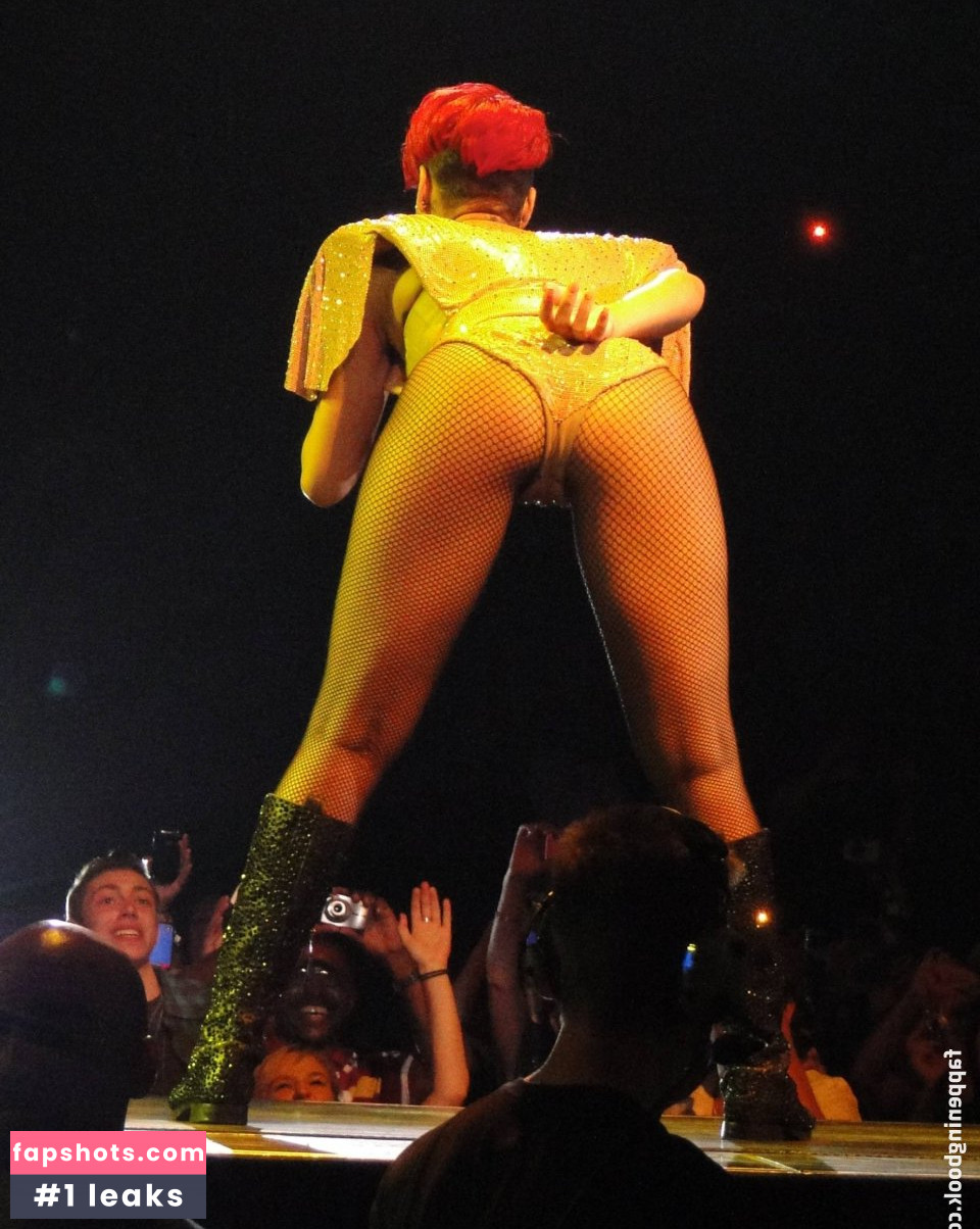 Rihanna gallery photo #3607