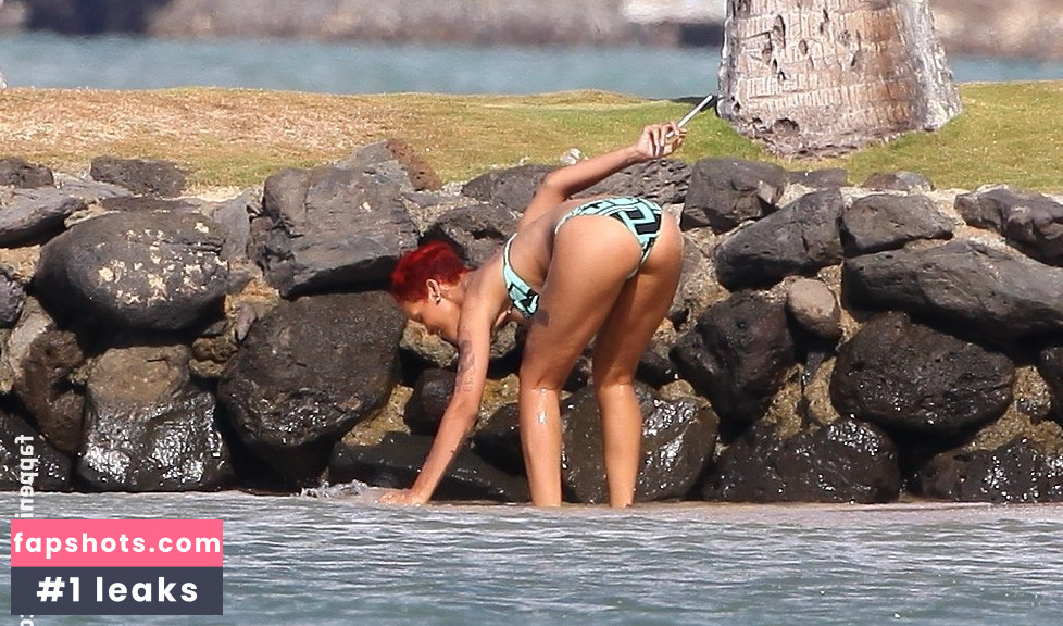 Rihanna gallery photo #3620