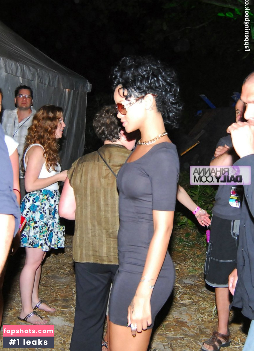 Rihanna gallery photo #3658