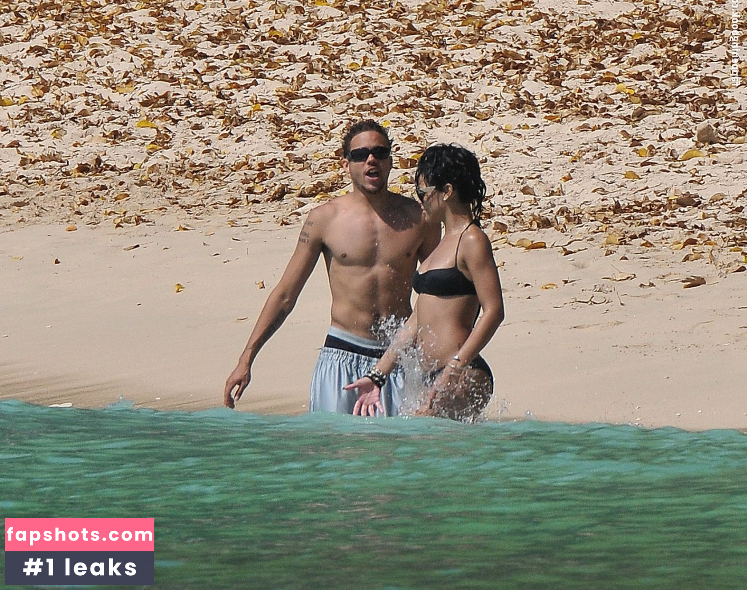 Rihanna gallery photo #3660