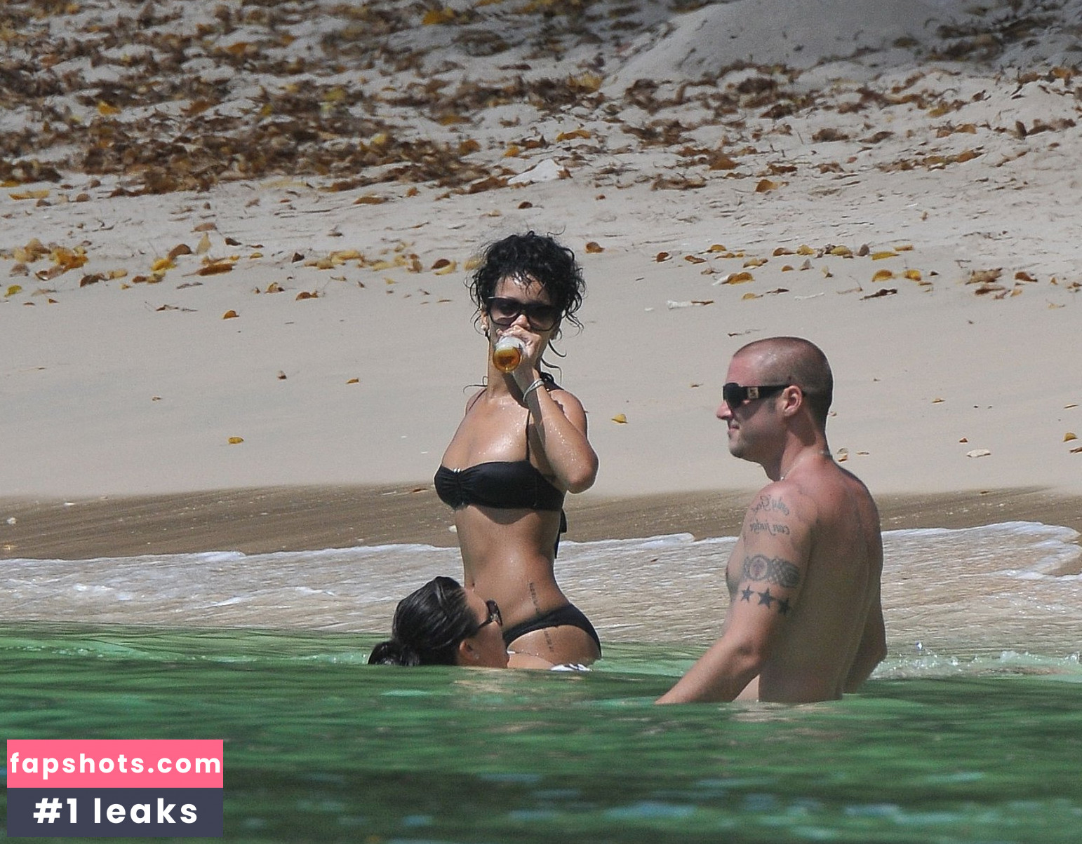 Rihanna gallery photo #3662