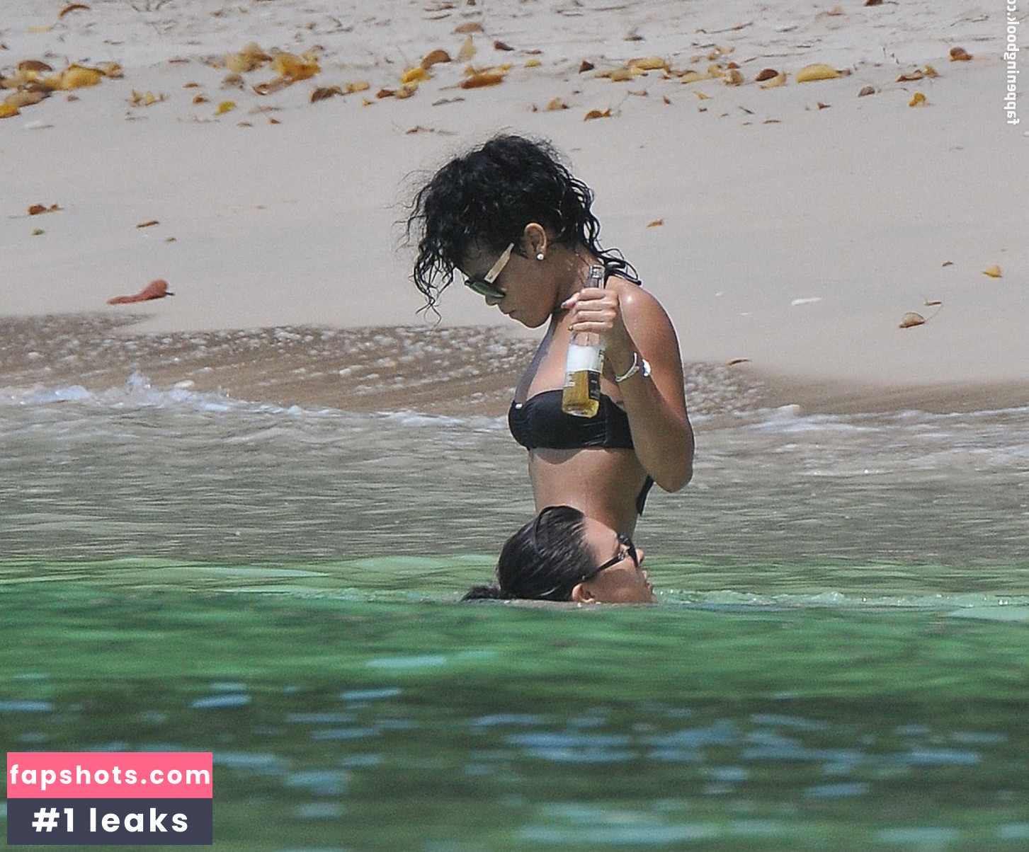 Rihanna gallery photo #3663