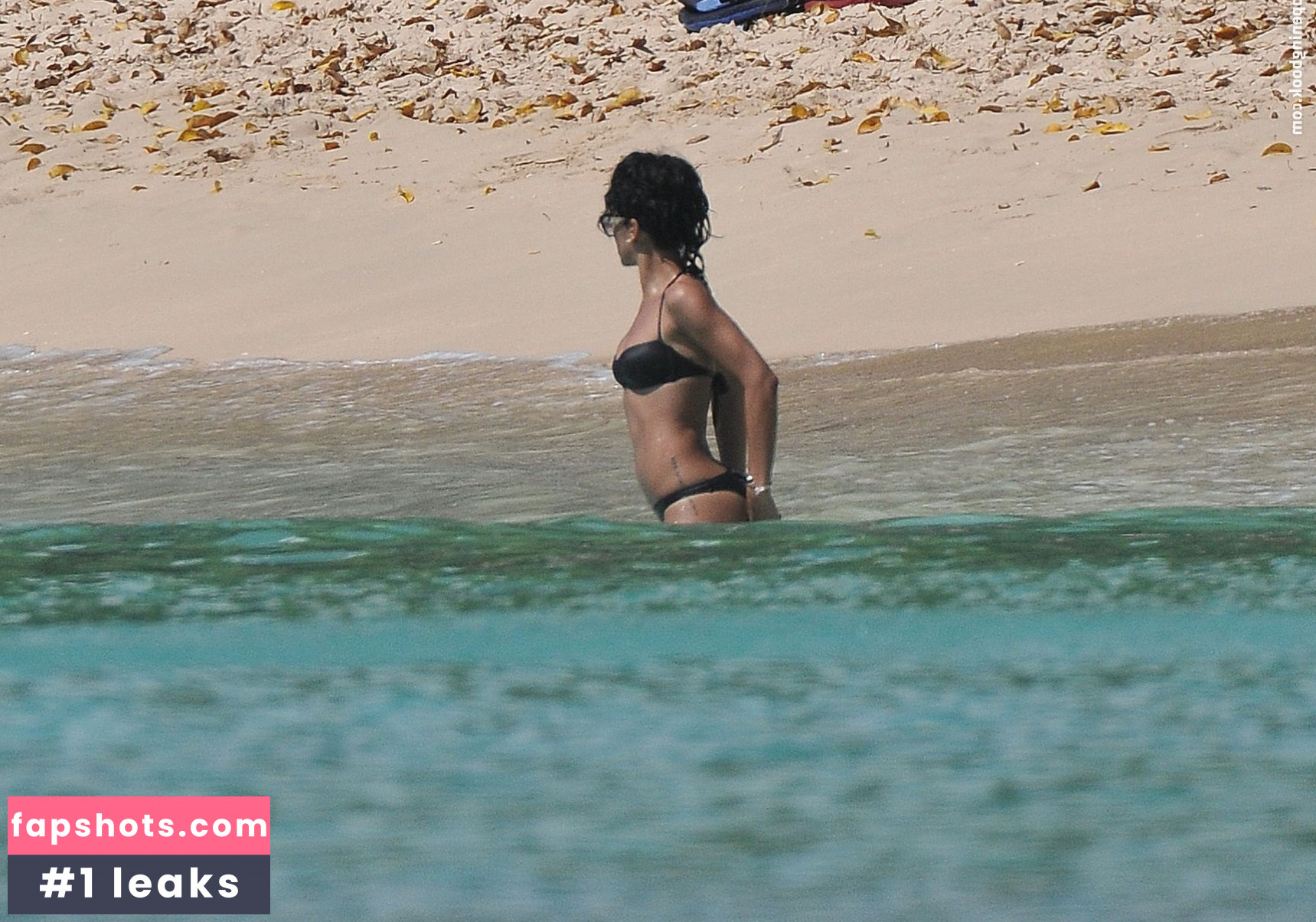 Rihanna gallery photo #3665