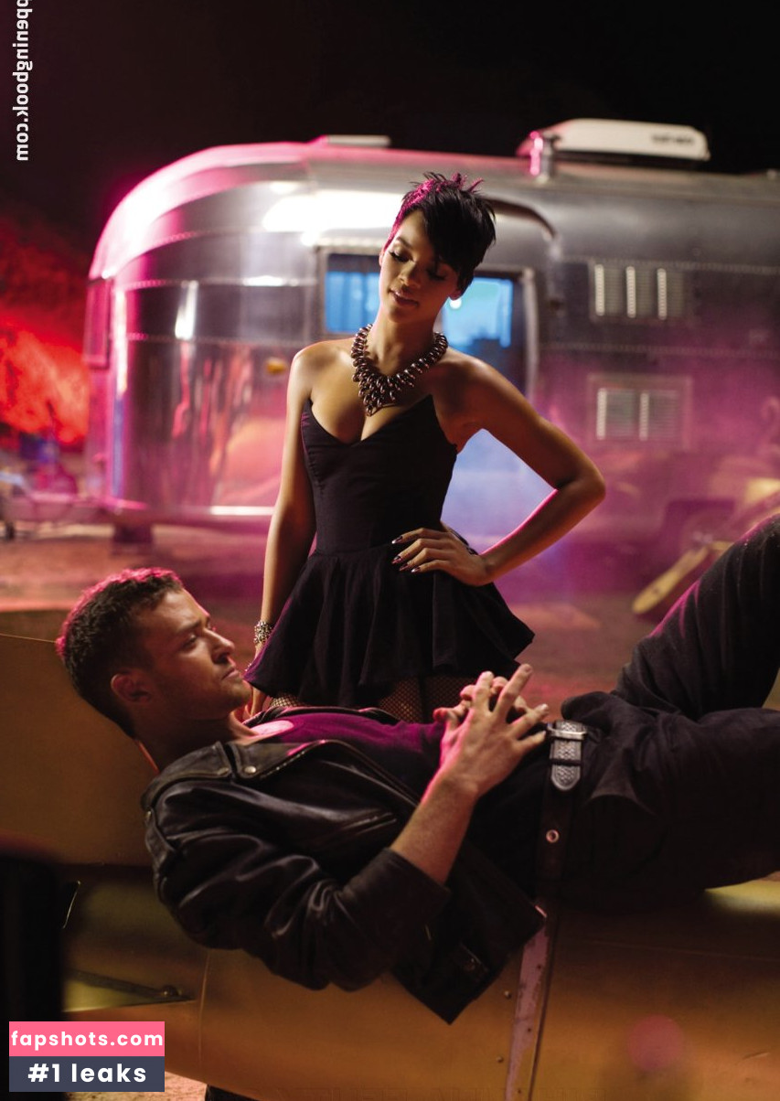 Rihanna gallery photo #3696