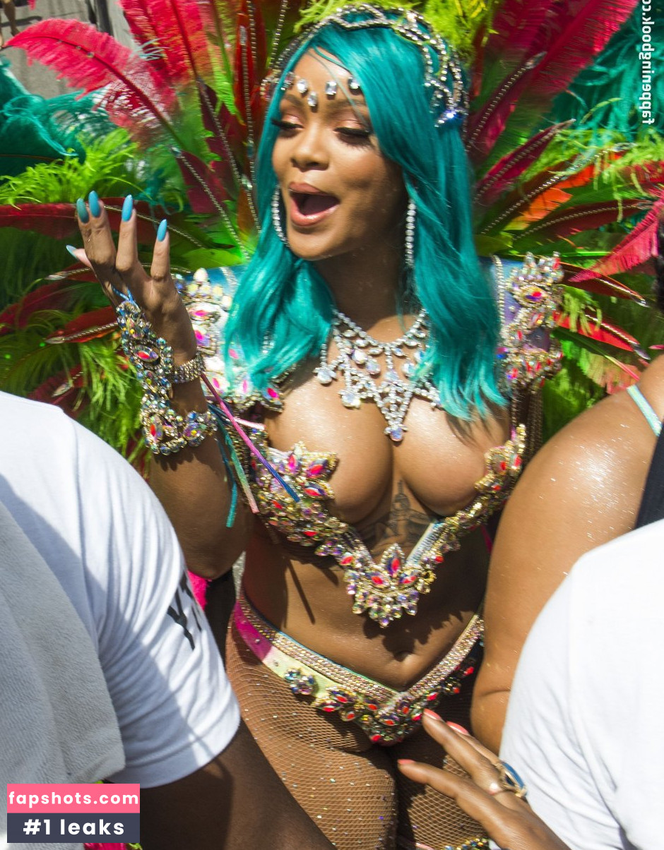 Rihanna gallery photo #3706