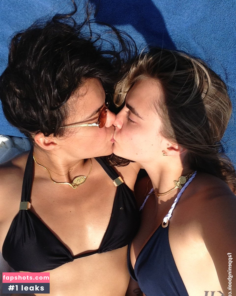 Rihanna gallery photo #3729