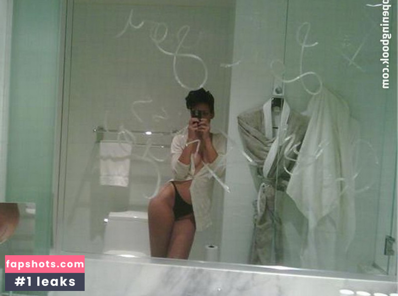 Rihanna gallery photo #3740