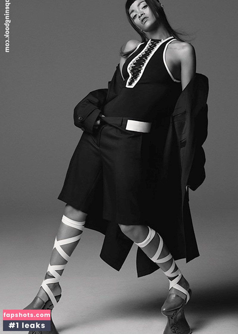 Rihanna gallery photo #3745