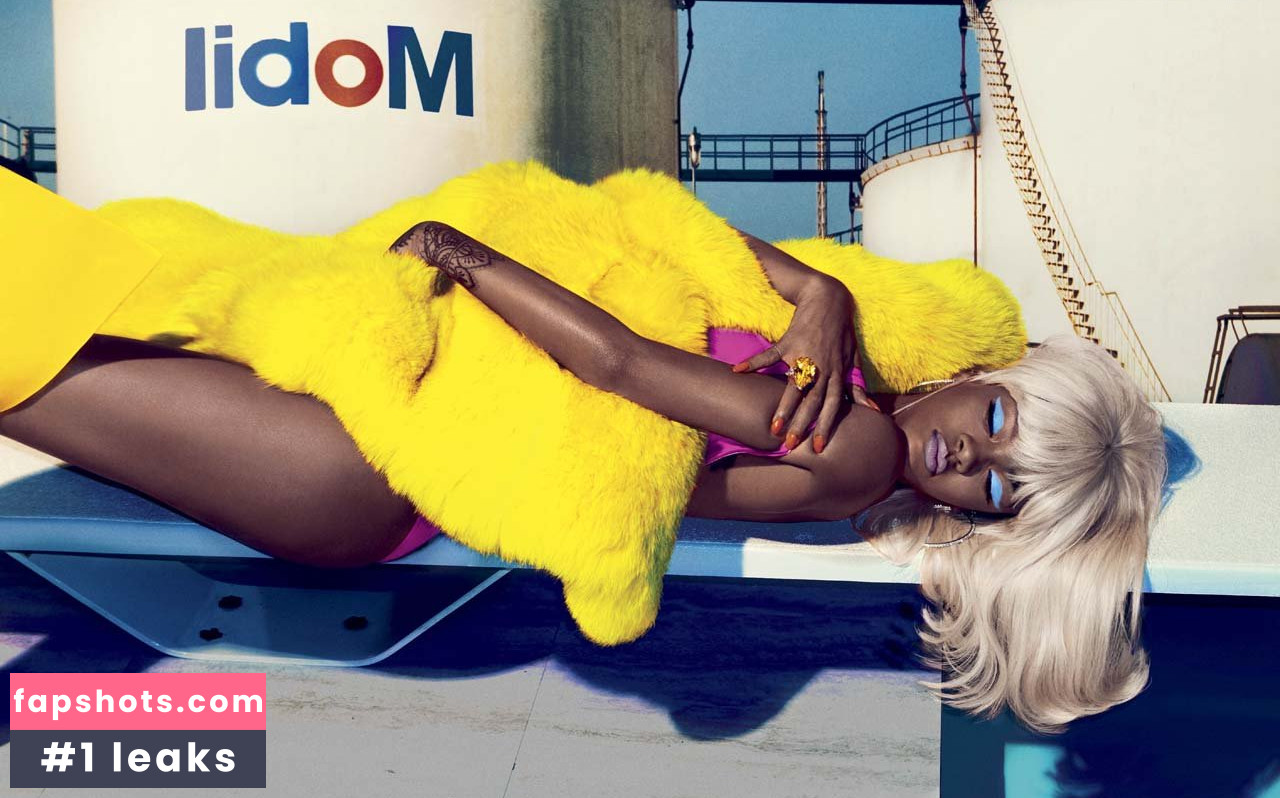 Rihanna gallery photo #3757