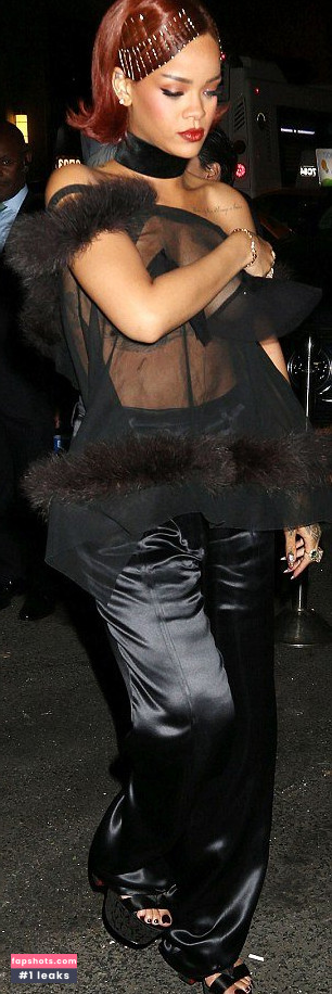 Rihanna gallery photo #3761