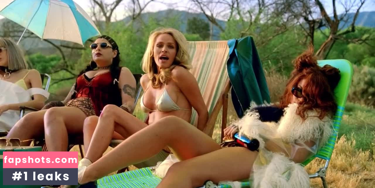 Rihanna gallery photo #3822