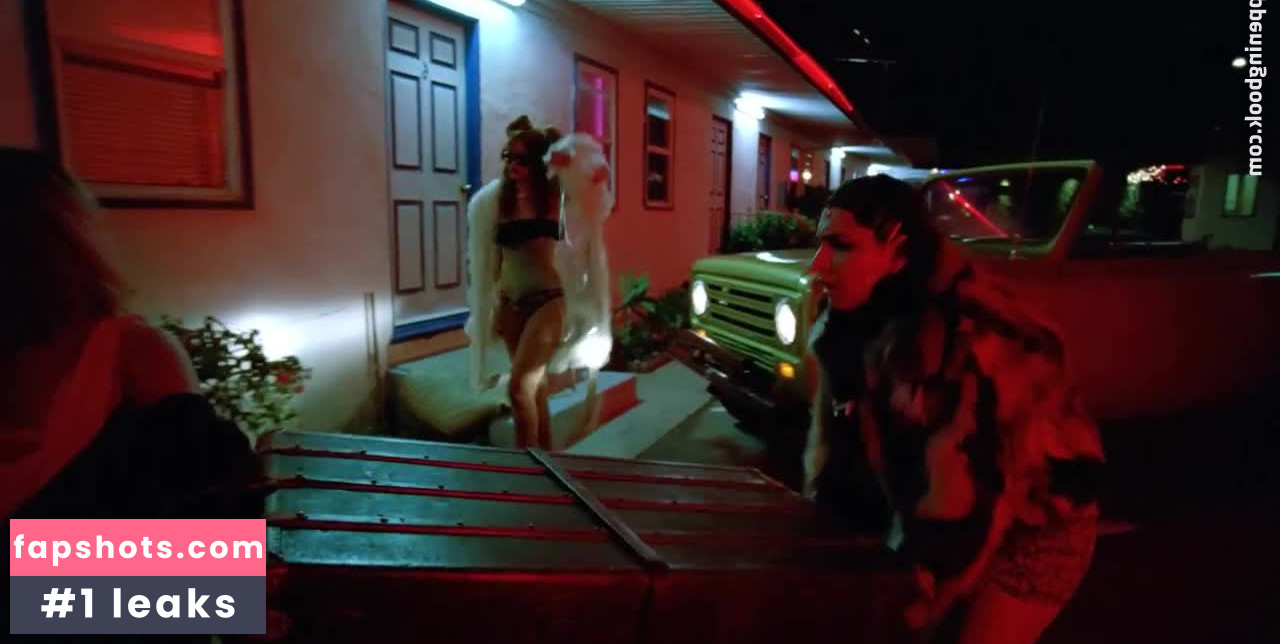 Rihanna gallery photo #3824