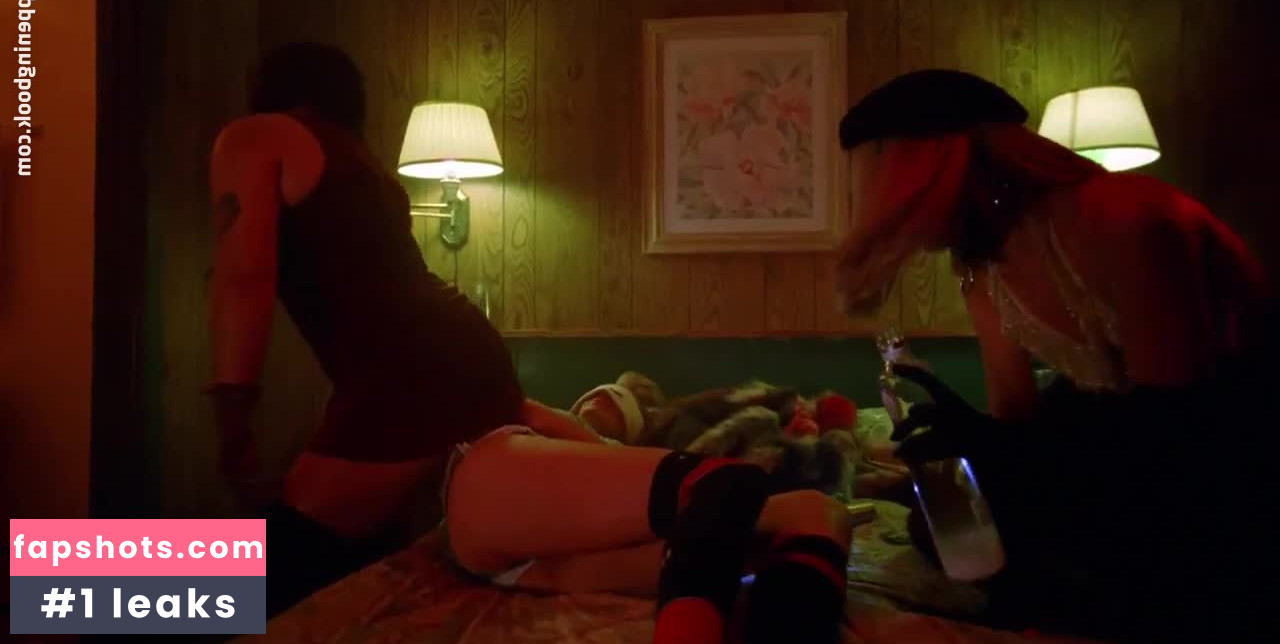 Rihanna gallery photo #3825