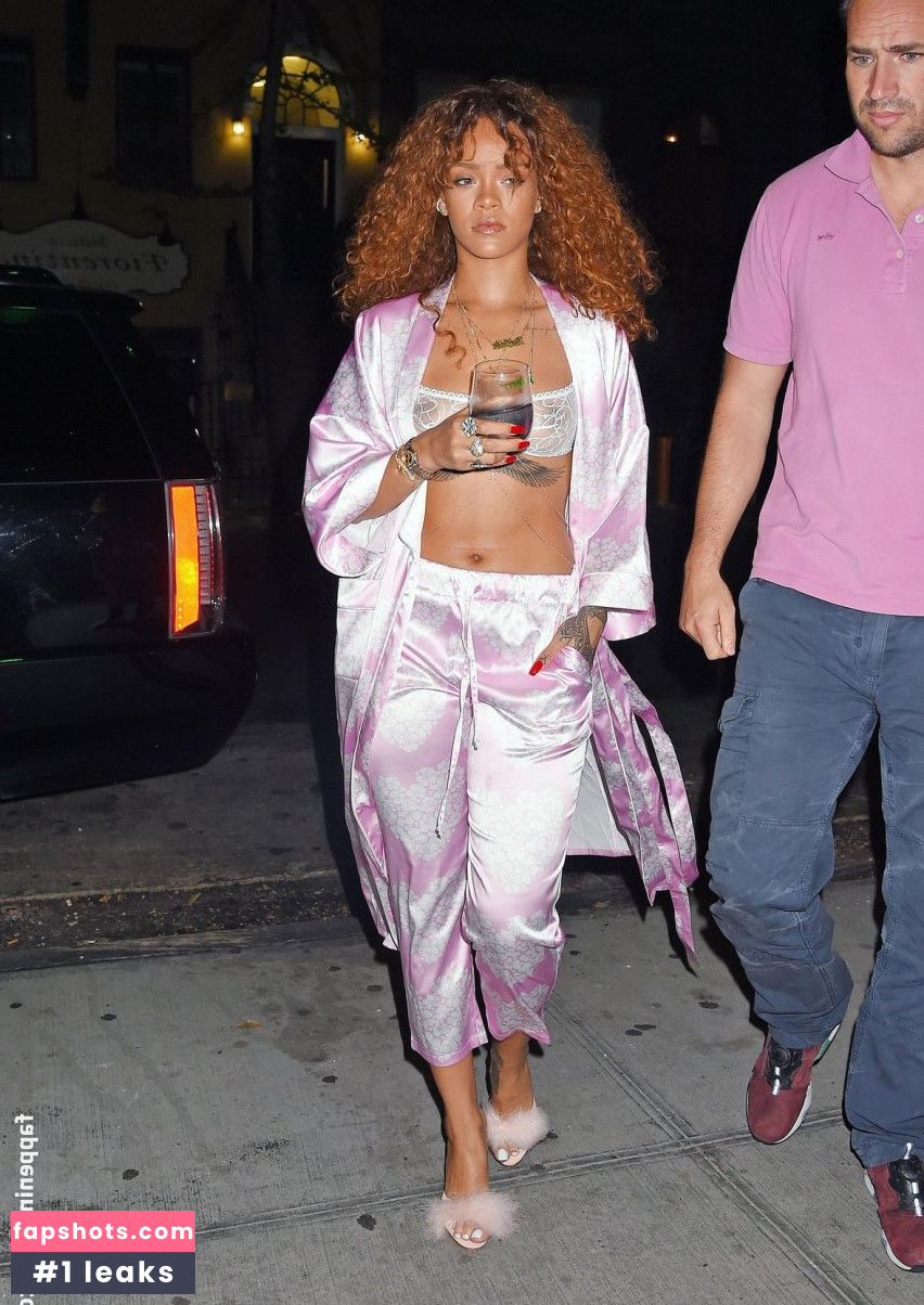 Rihanna gallery photo #3842