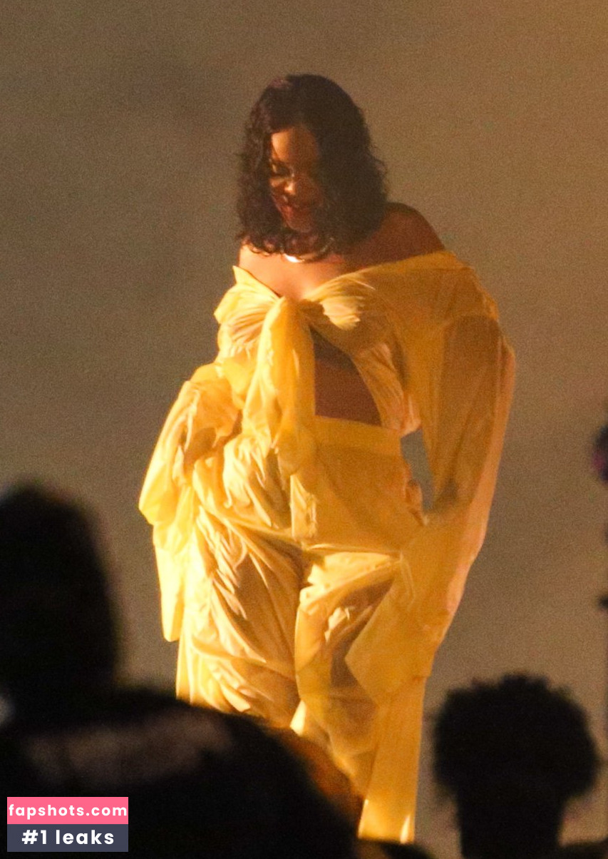 Rihanna gallery photo #4645