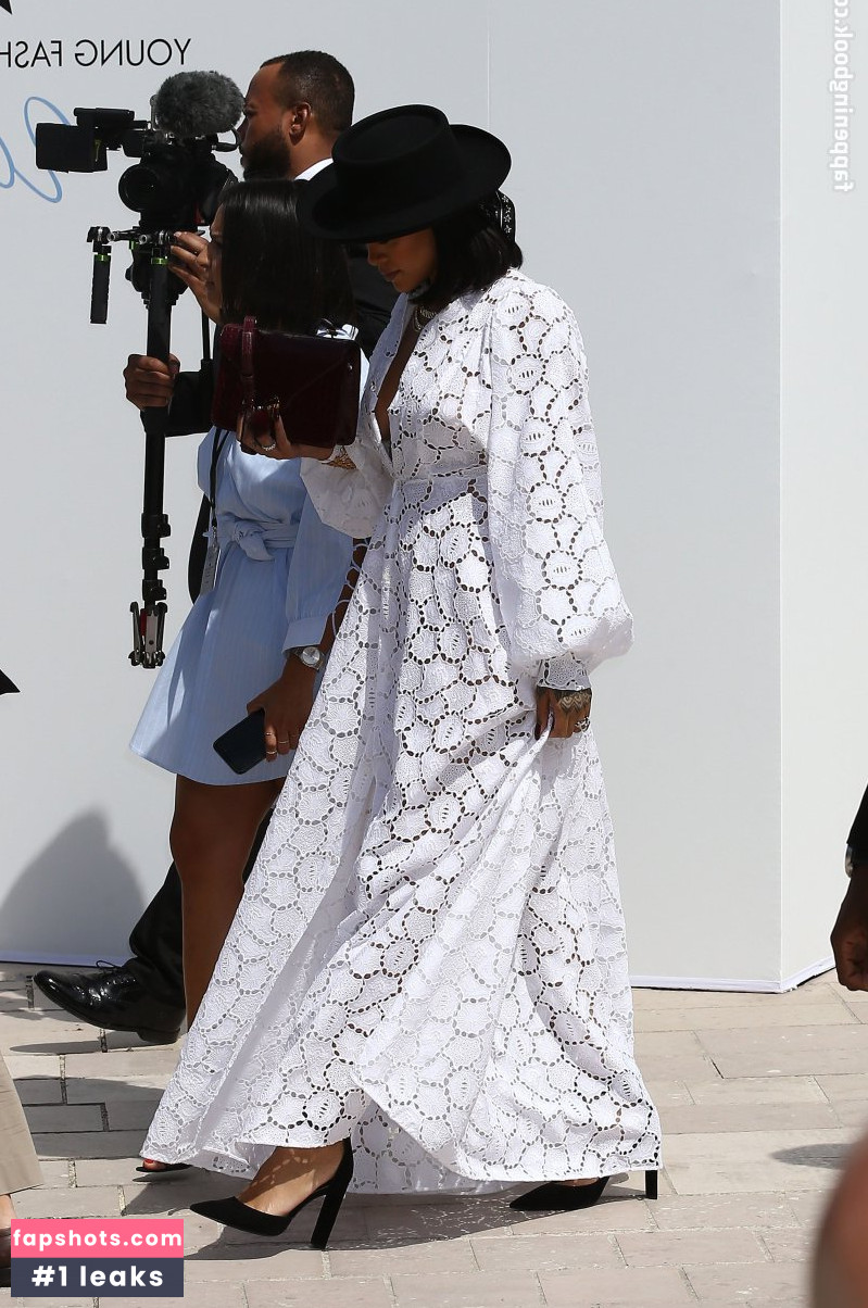 Rihanna gallery photo #4657
