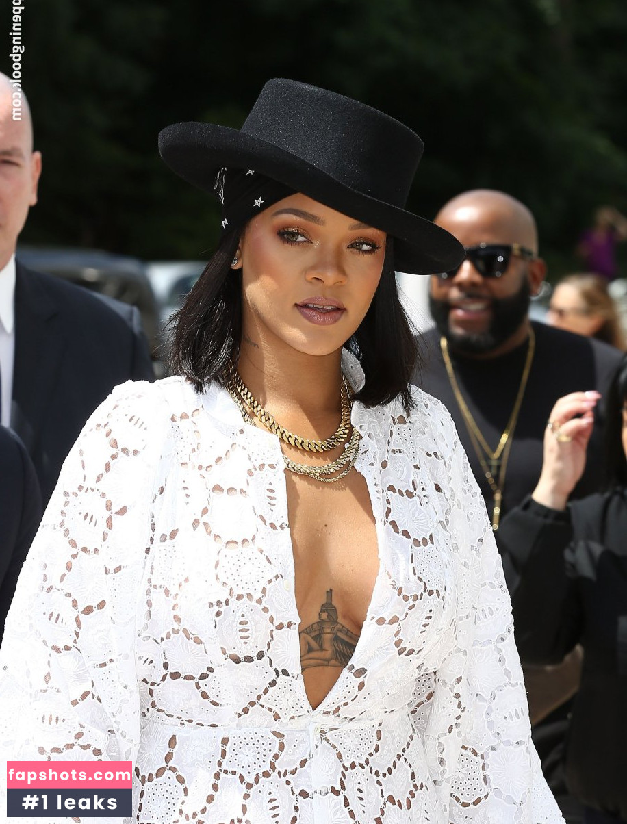 Rihanna gallery photo #4659