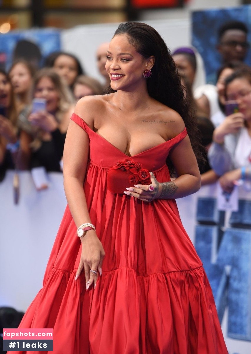 Rihanna gallery photo #4665