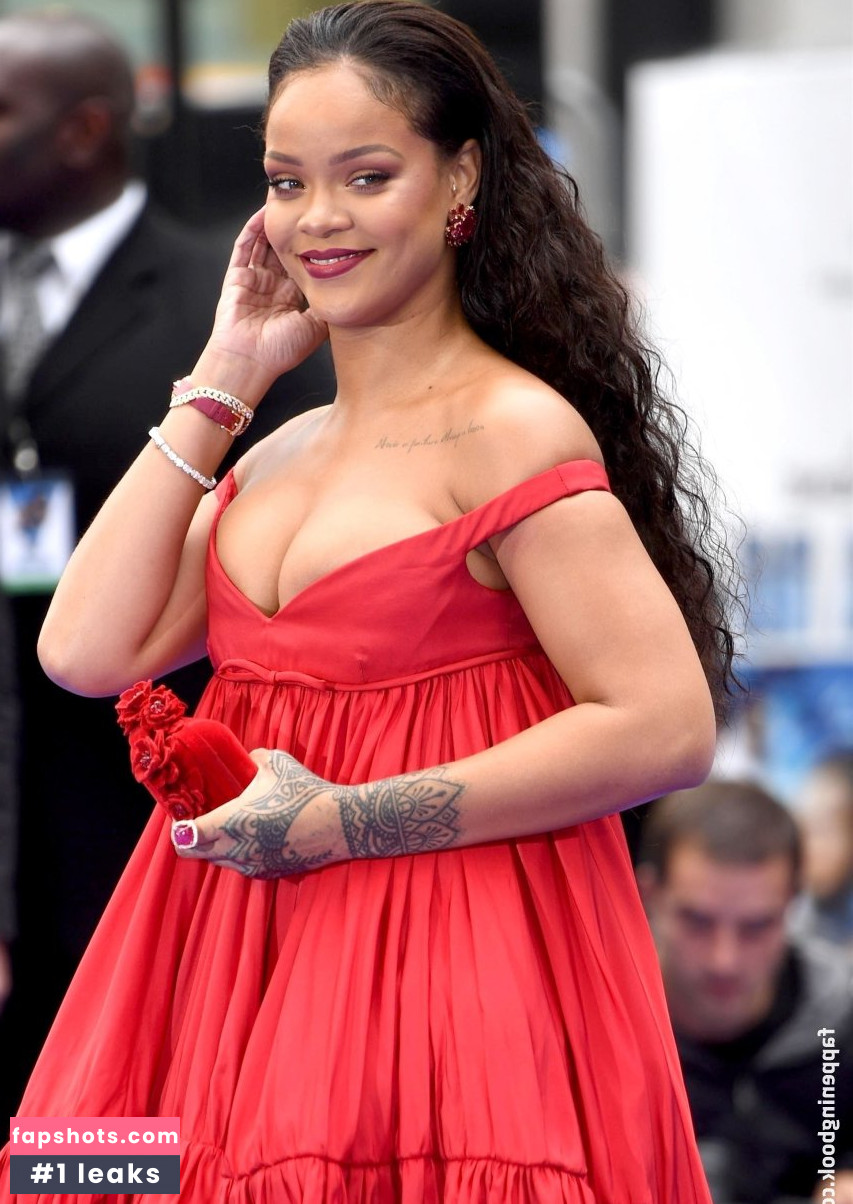 Rihanna gallery photo #4666