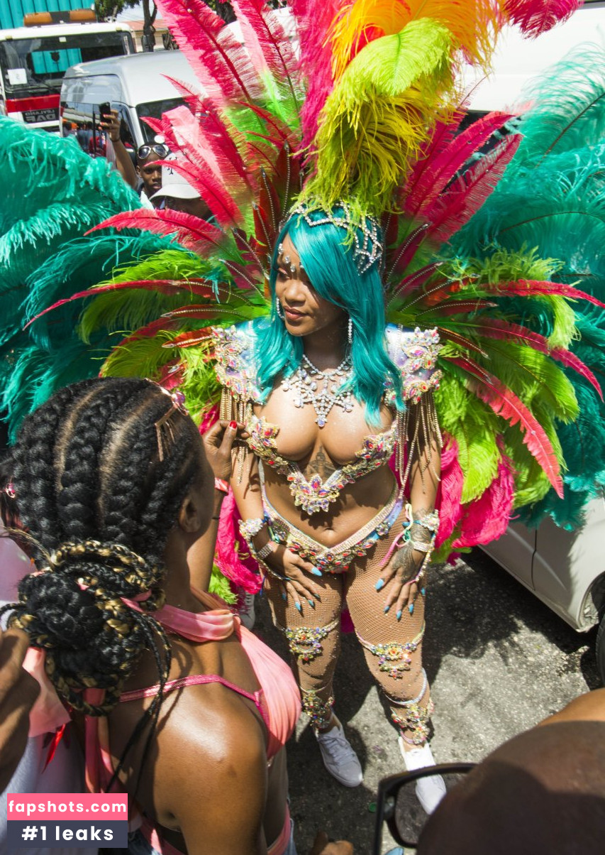 Rihanna gallery photo #4681