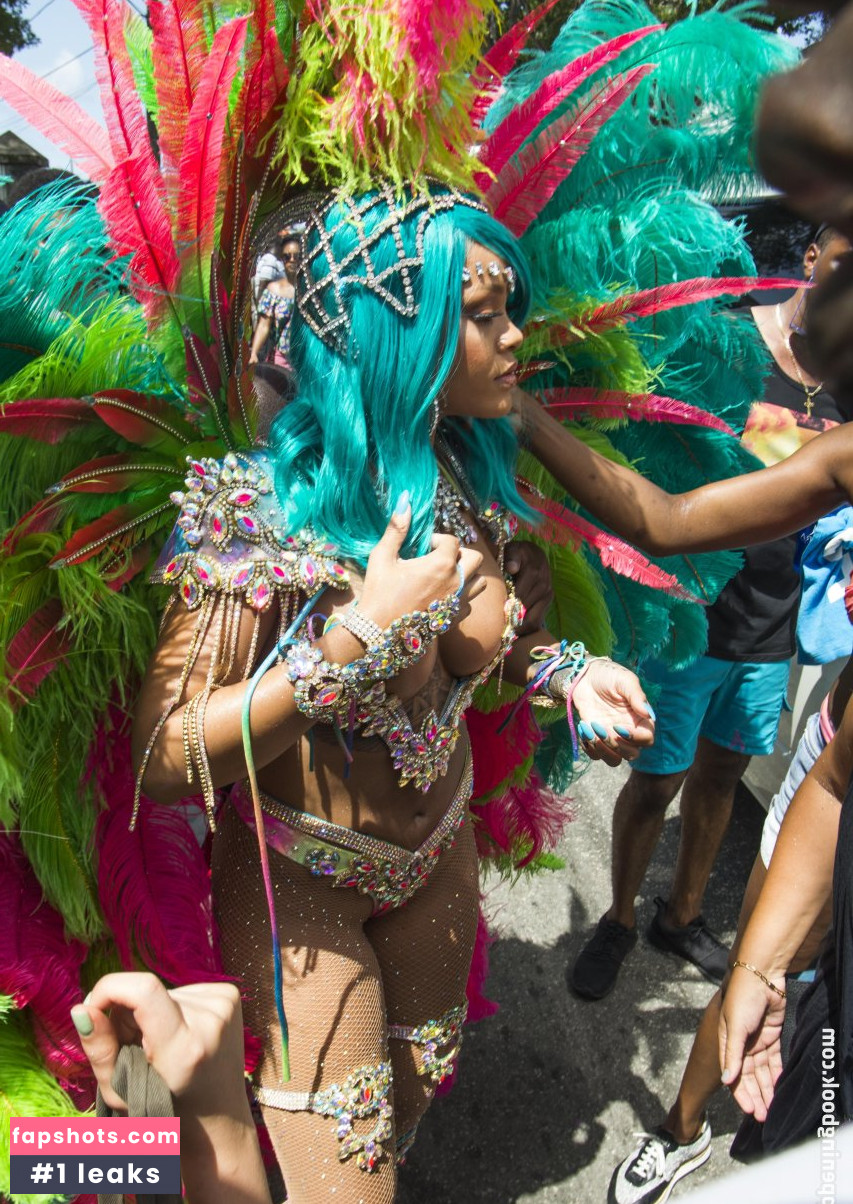 Rihanna gallery photo #4682