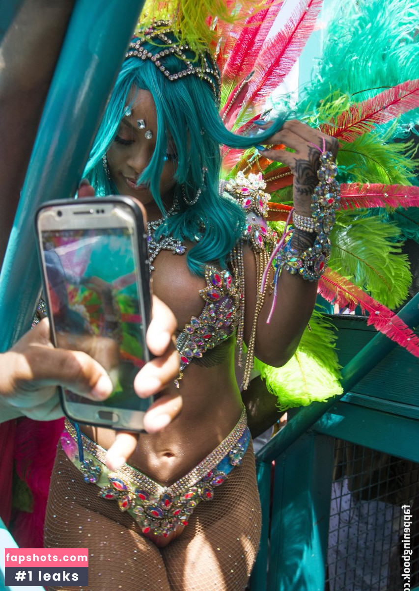 Rihanna gallery photo #4685