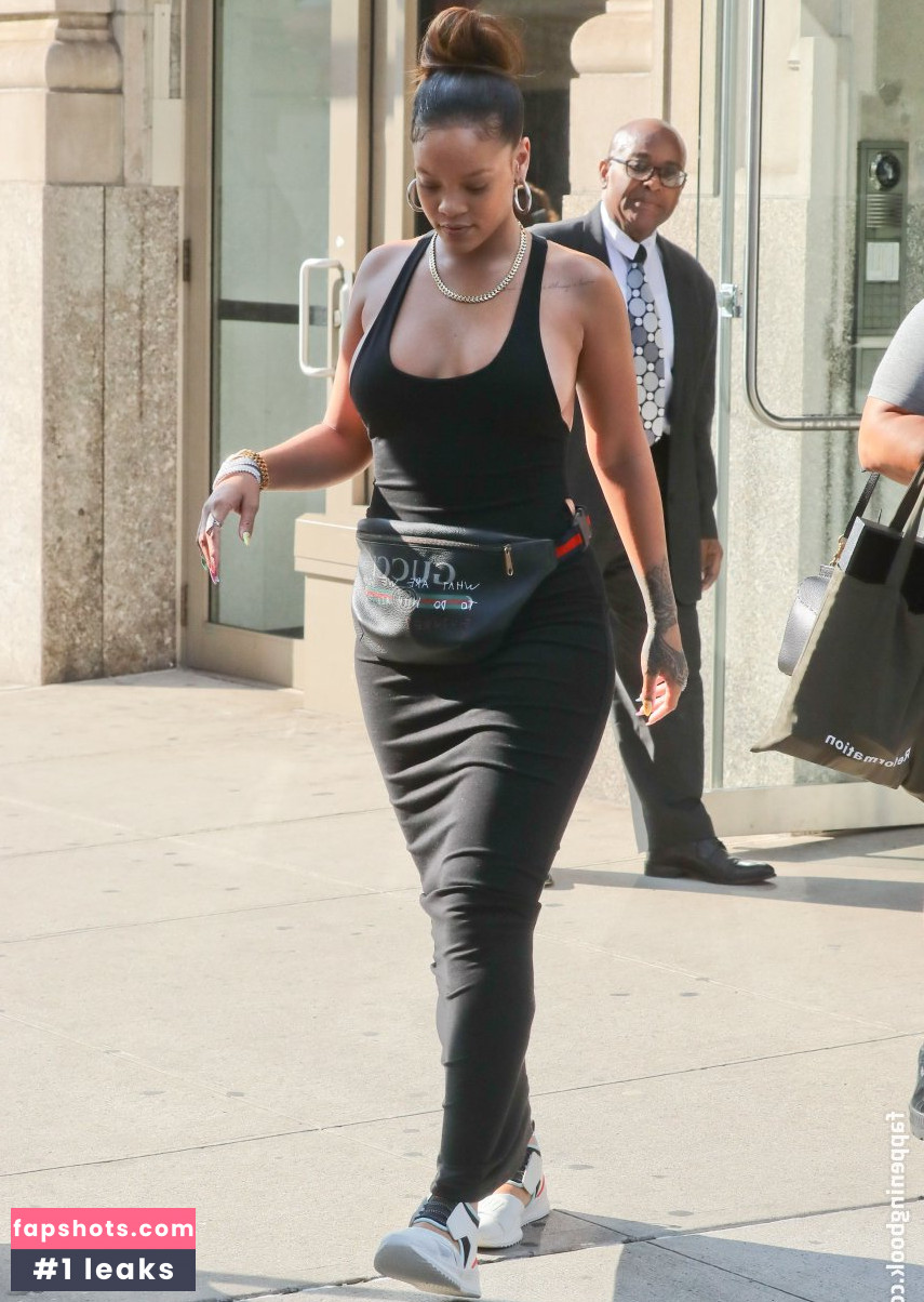 Rihanna gallery photo #4700