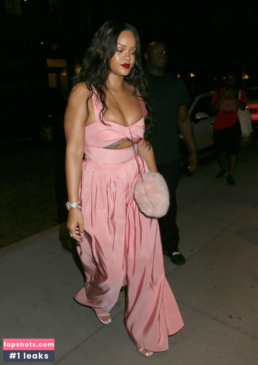 Rihanna gallery photo #4705