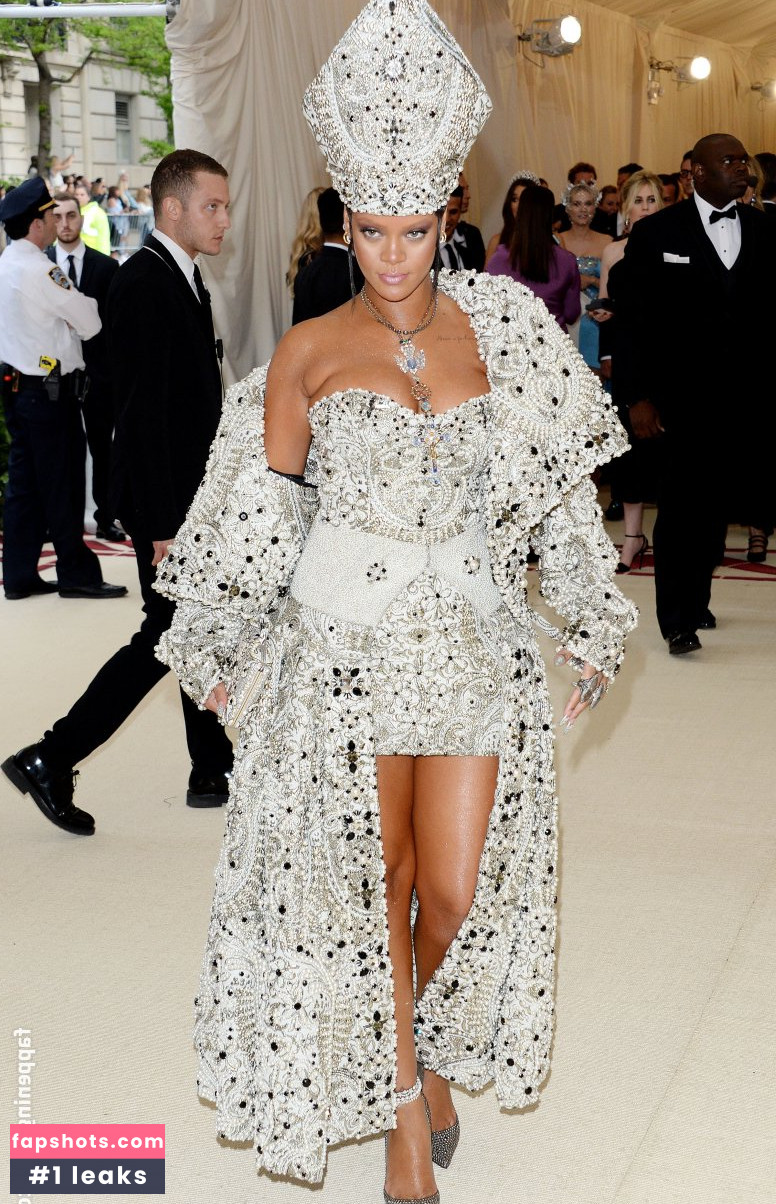 Rihanna gallery photo #4730