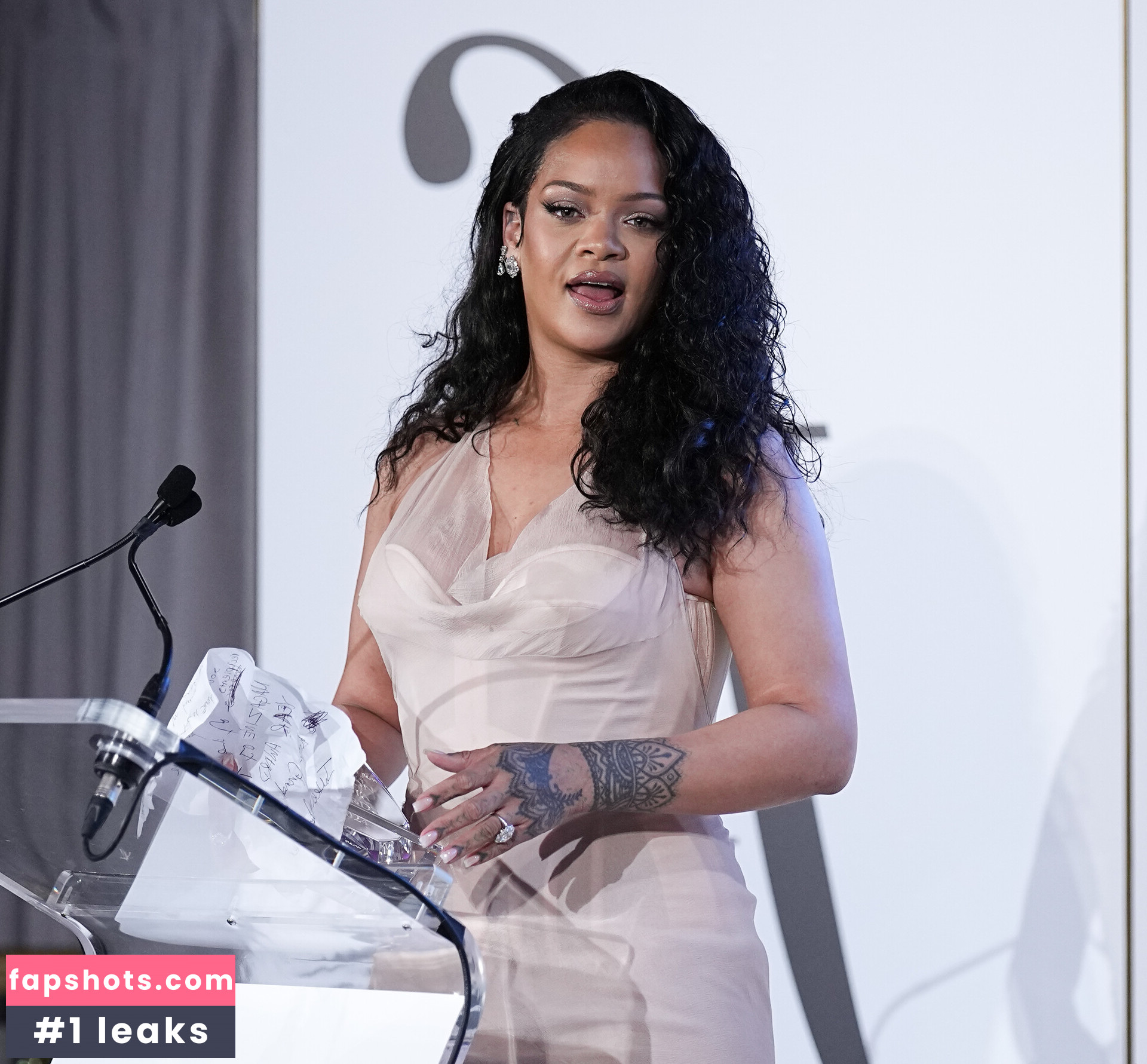 Rihanna Nacktheit OnlyFans Fotos #739 - Fapshots