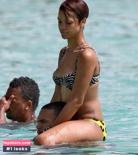 Rihanna gallery photo #100
