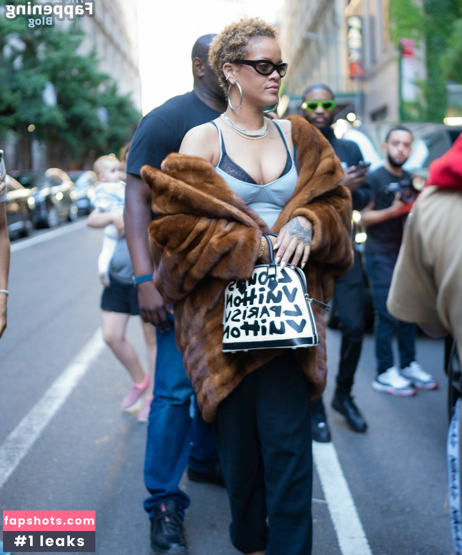 Rihanna gallery photo #992