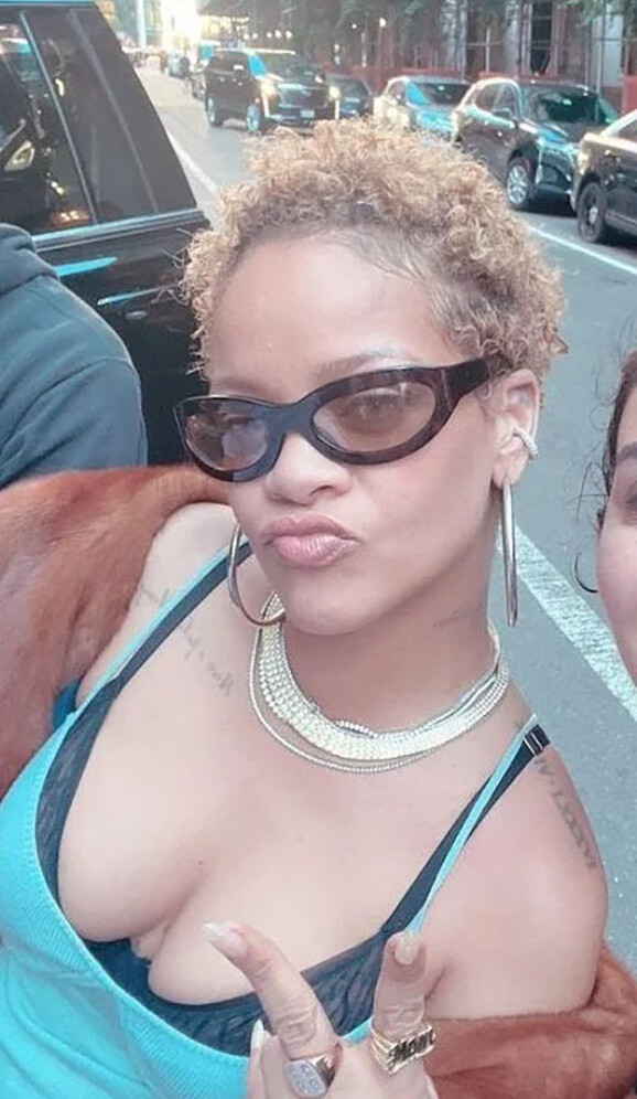 rihanna gallery photo #1159