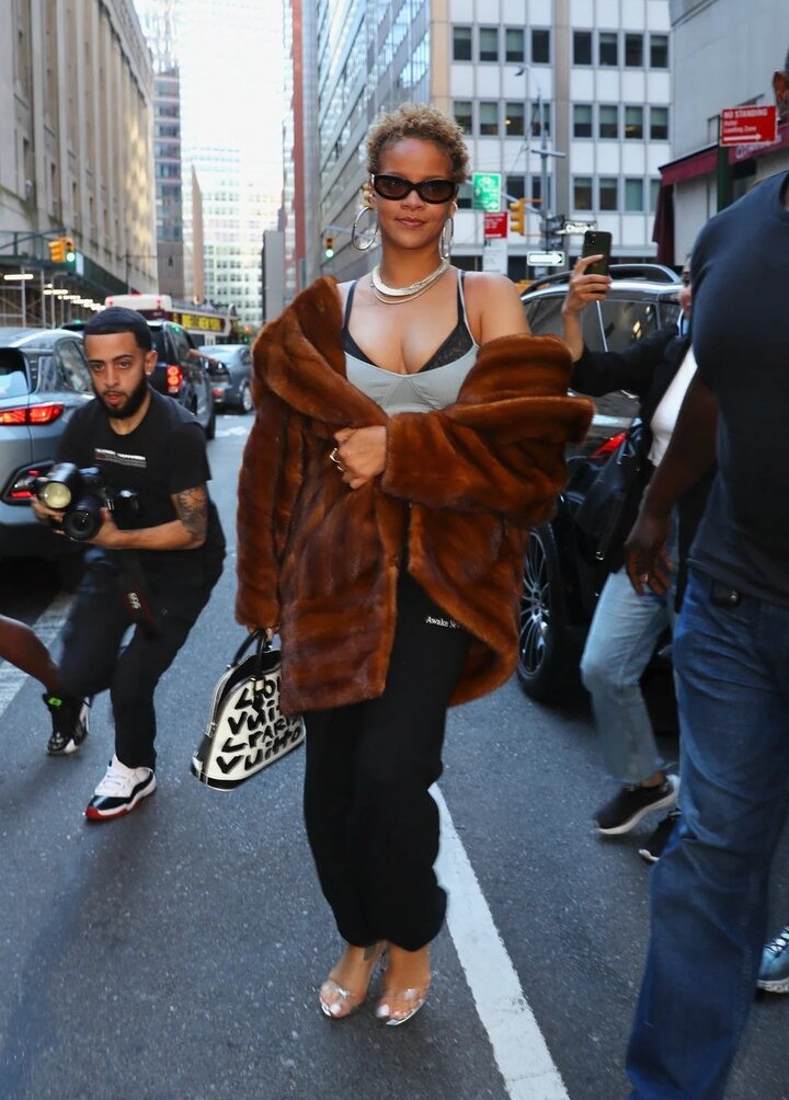 rihanna gallery photo #1160