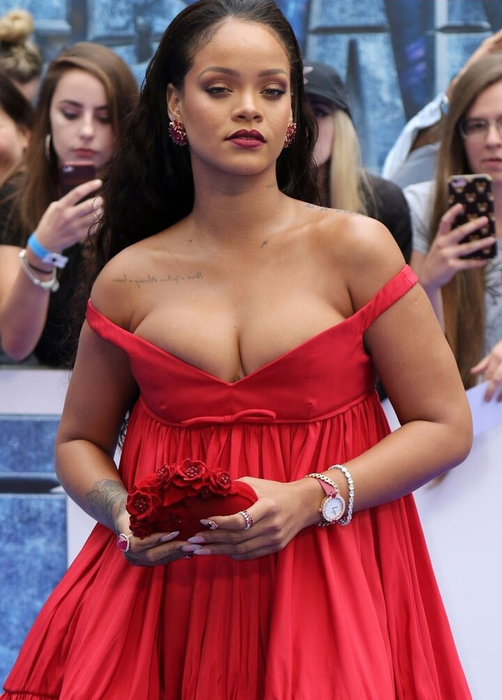 rihanna gallery photo #1354