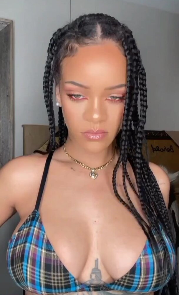 rihanna gallery photo #1589