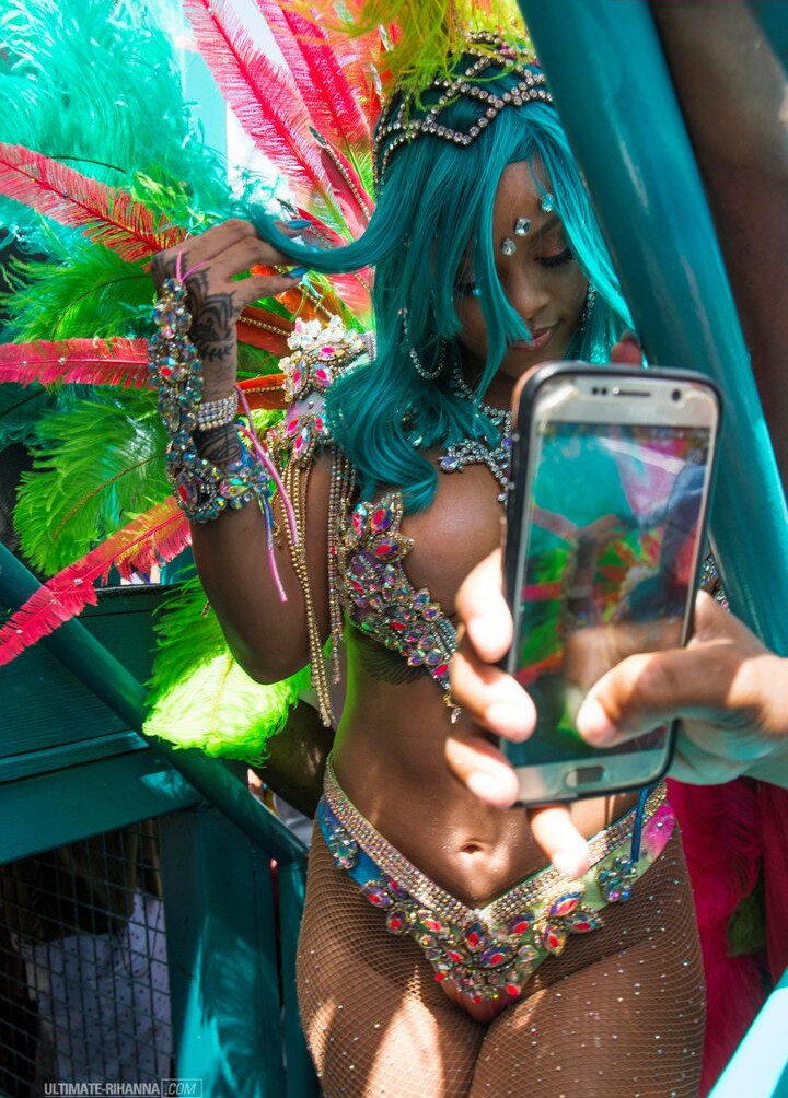 rihanna gallery photo #1641