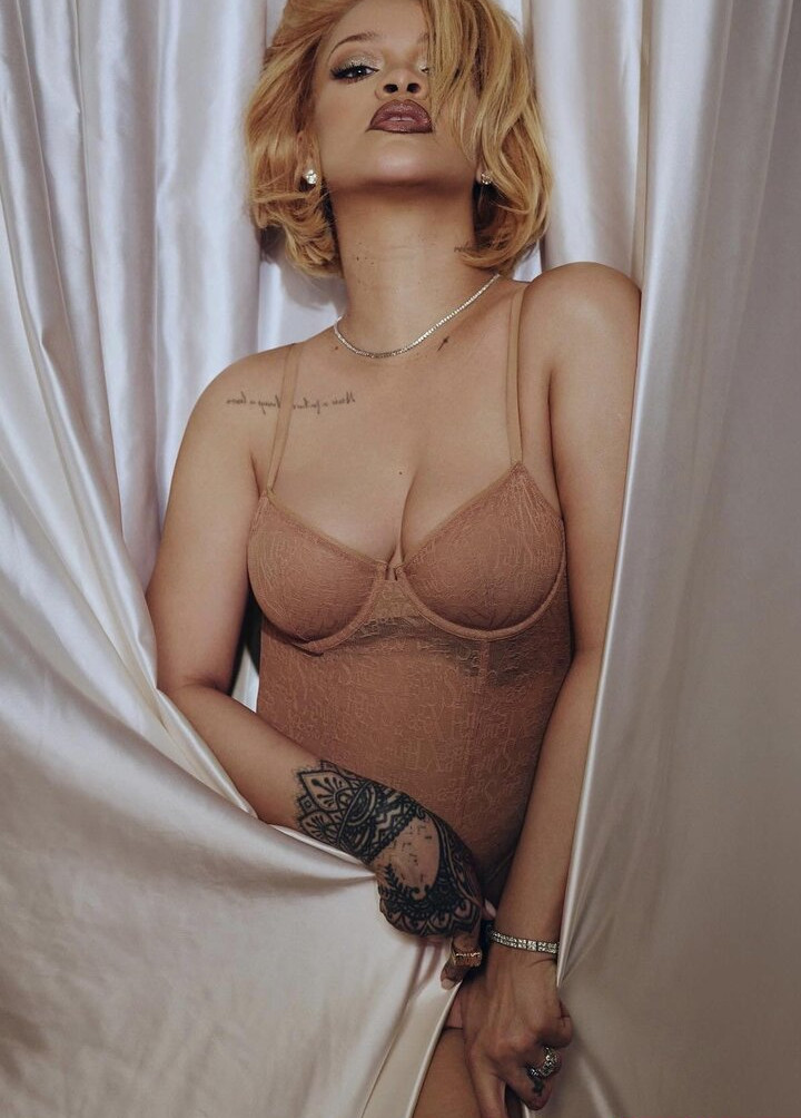 rihanna gallery photo #1656