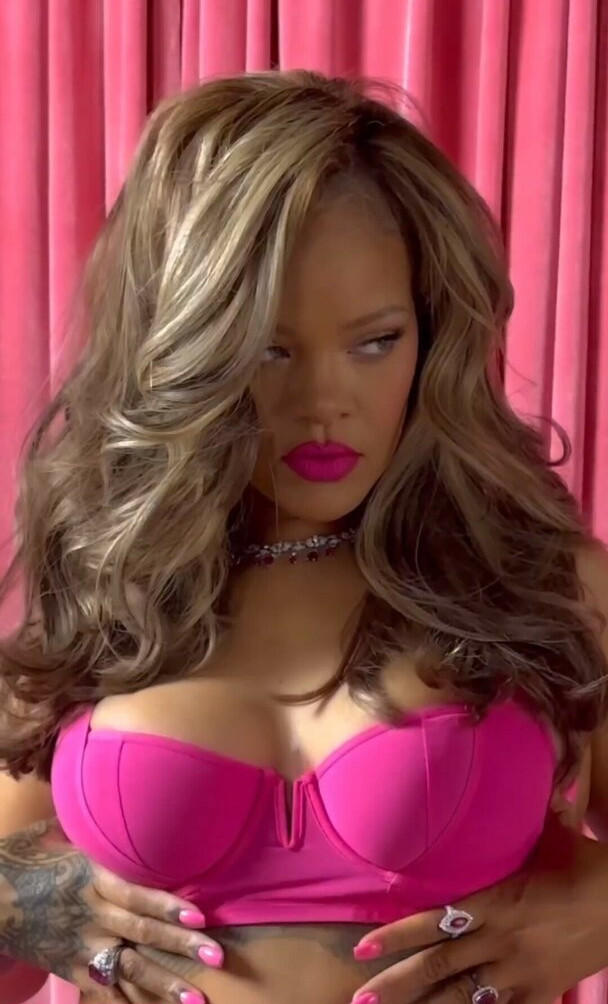 rihanna gallery photo #1709