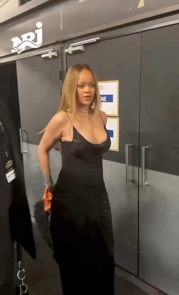 rihanna gallery photo #1775