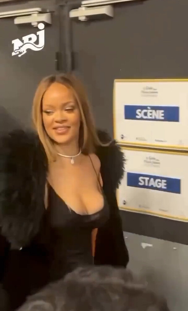 rihanna gallery photo #1777