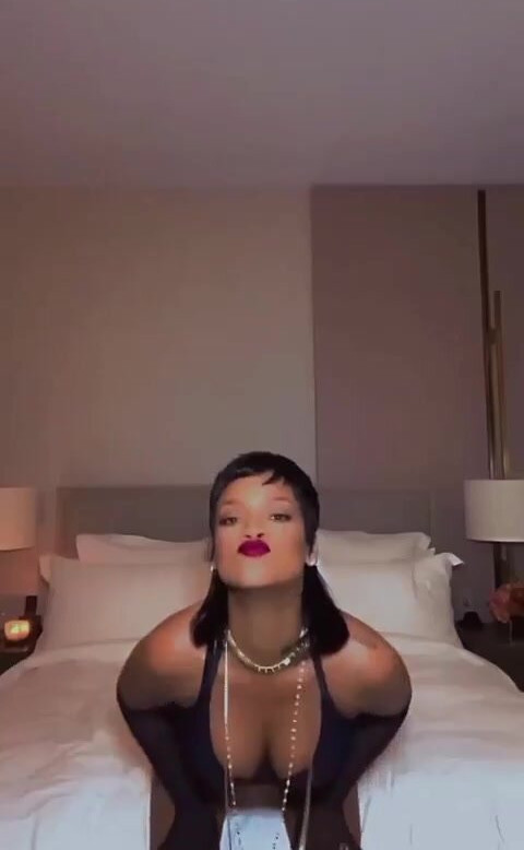 rihanna gallery photo #1979