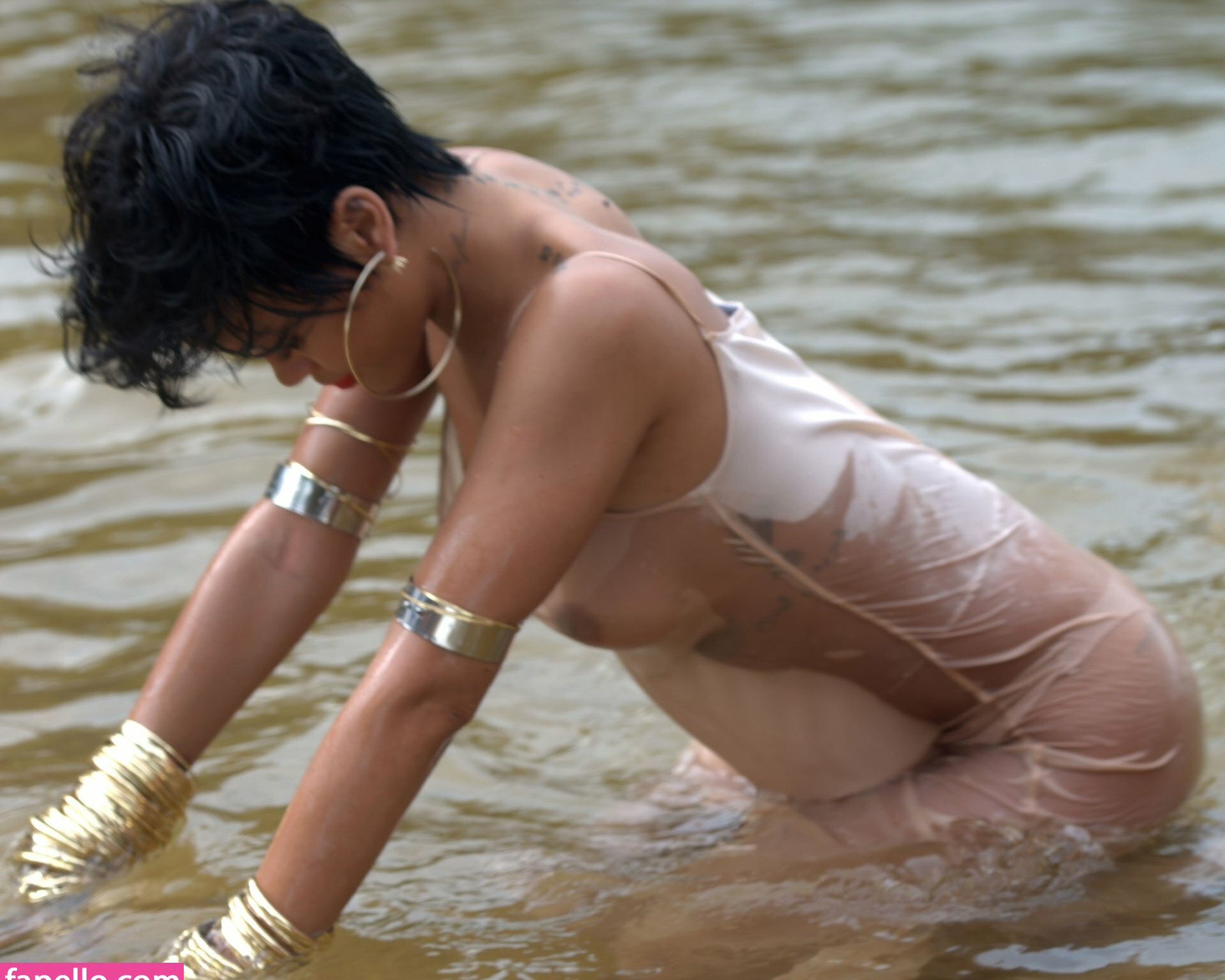 rihanna gallery photo #1985