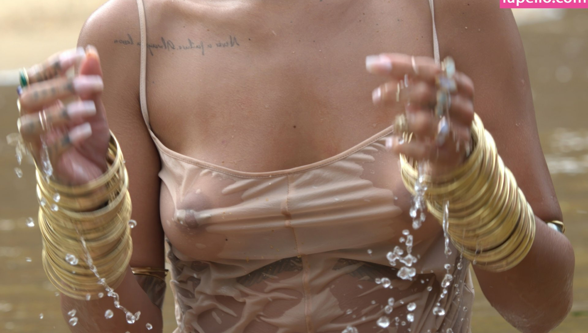 rihanna gallery photo #2033