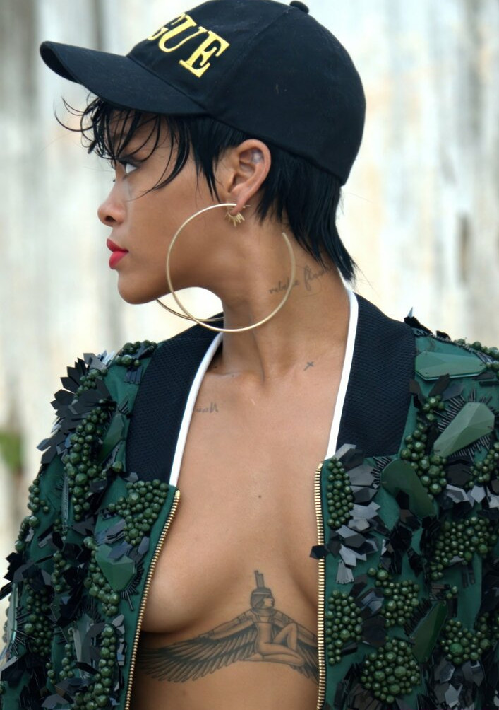 rihanna gallery photo #2040